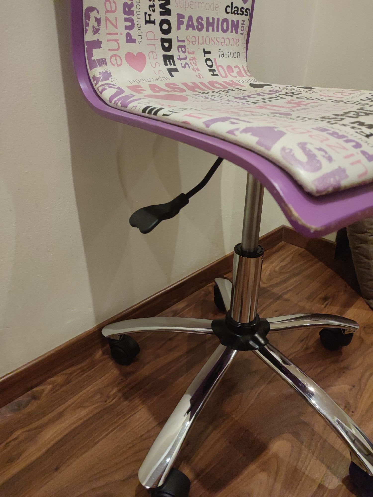 Krzesło obrotowe młodzieżowe kolor fioletowy