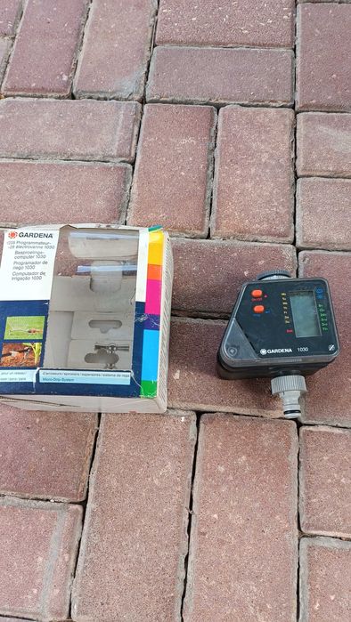 Programador de rega Gardena.
