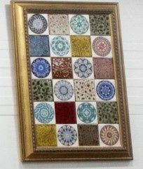 Quadros moldurados em azulejo pintado á mão