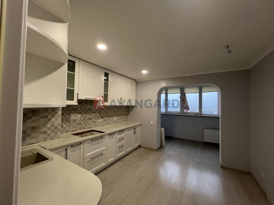 3 кімн. на вул. Сергія Данченка, ЖК Крістер Град, поруч ЖК Варшавський