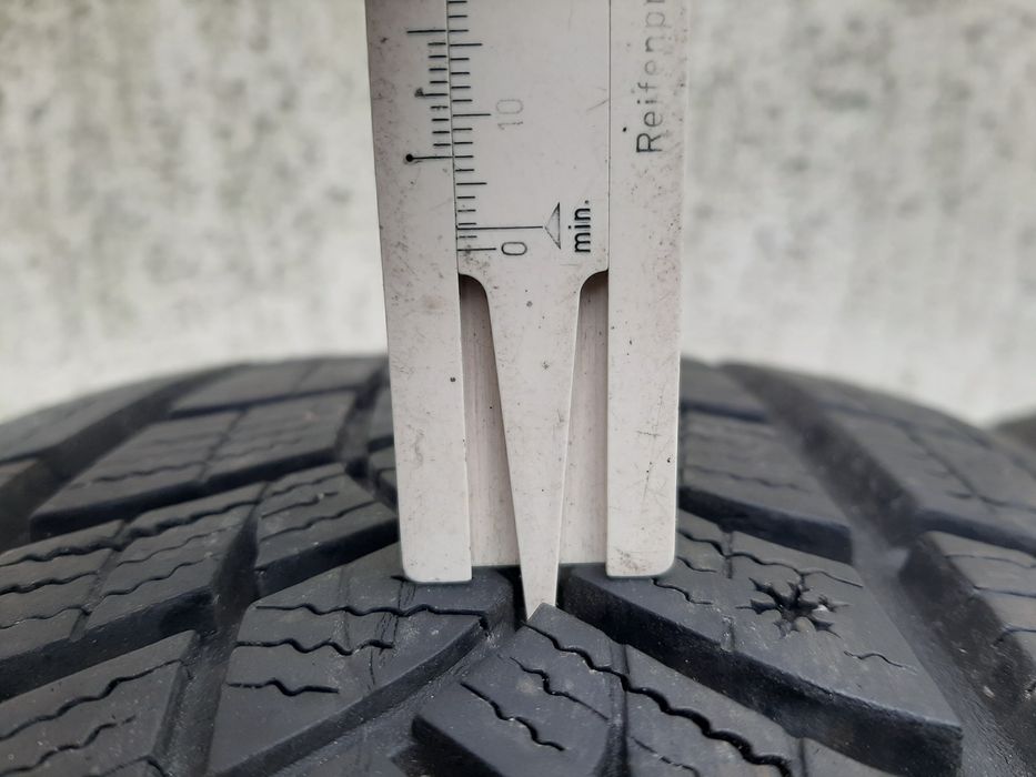 2x Opony zimowe 215/60R17 GoodYear UltraGrip Suv 7mm