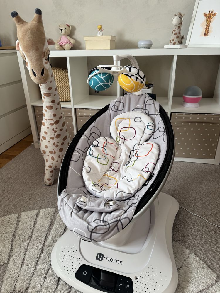 Mamaroo - 4 Moms