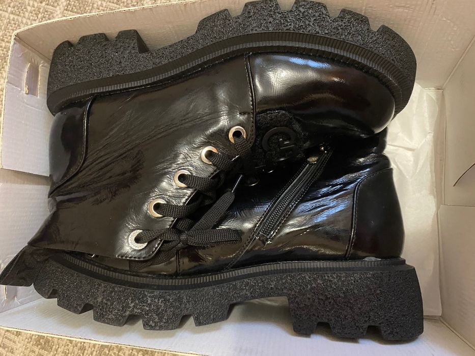 Жіночі черевики,сапожки,ботінки