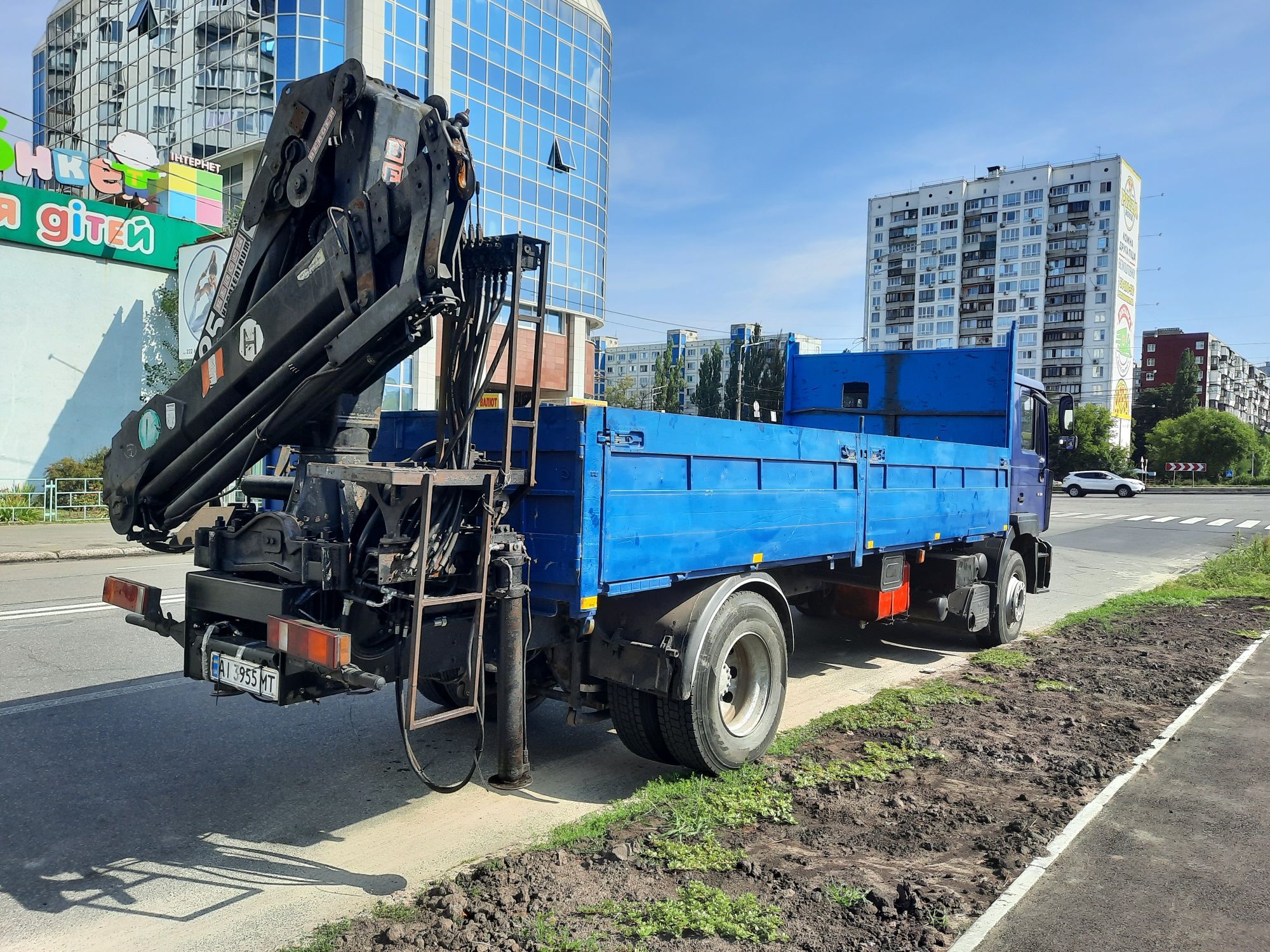 Послуги,аренда крана-маніпулятора,доставка вантажів(дрова,пісок,щебінь