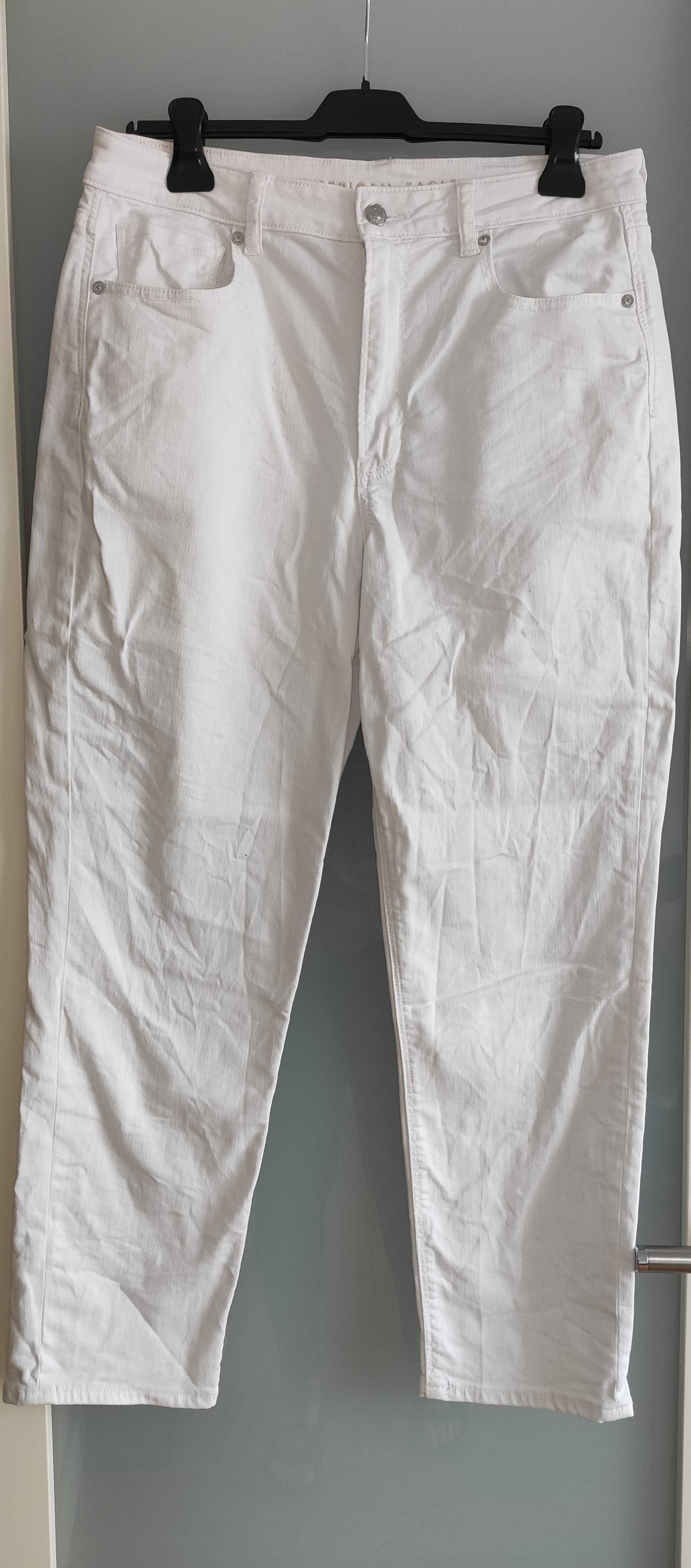 Białe spodnie jeansowe American Eagle 40/L