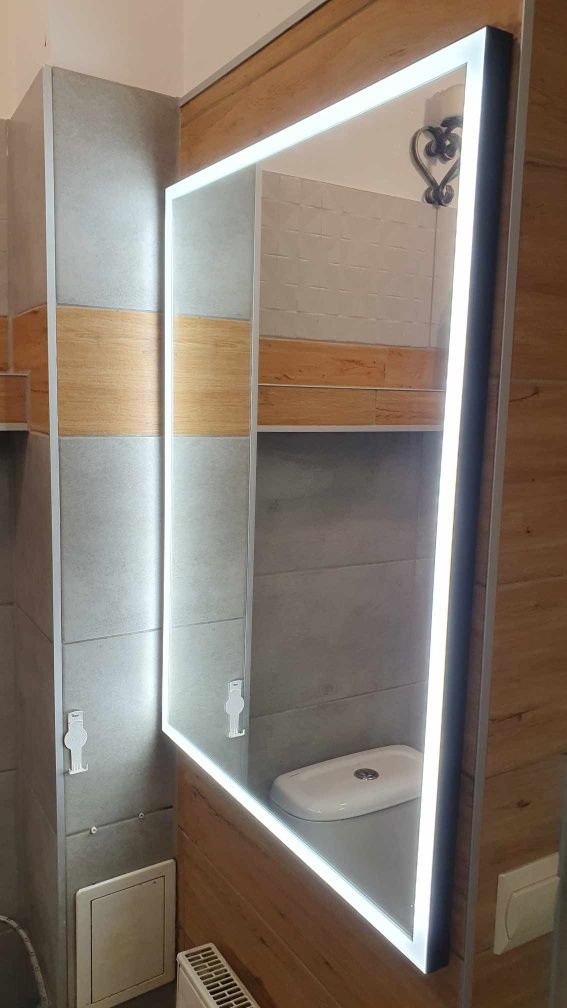Lustro ścienne łazienkowe z podświetleniem LED 60x80 Atrakcyjna cena!