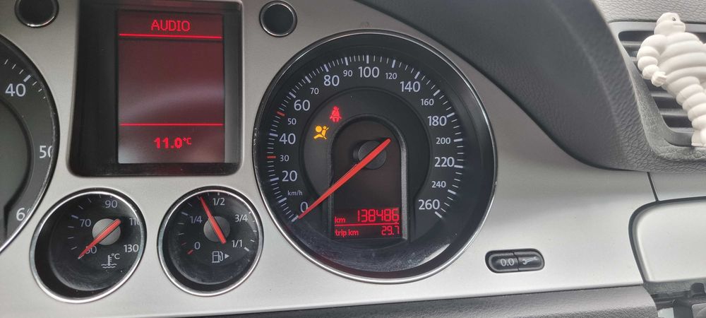 Passat B6 2.0 TDI sport, kombi z przebiegiem 140t
