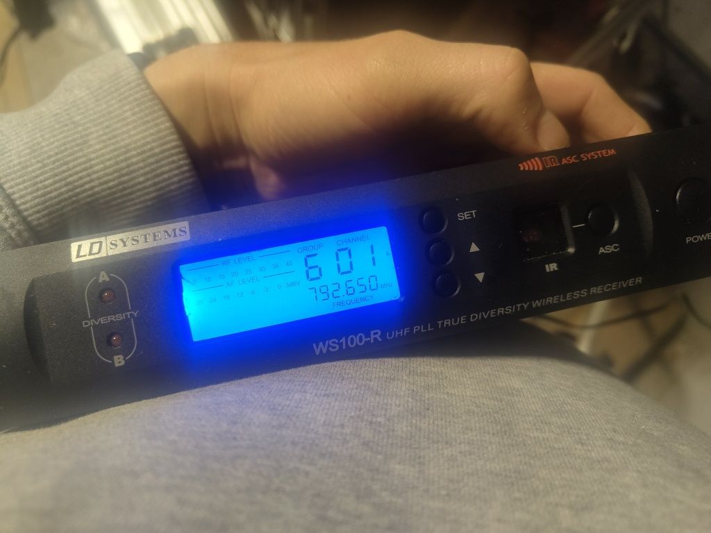 Dwa nadajniki ld ld system ws 100r do mikrofonu bezprzewodowych