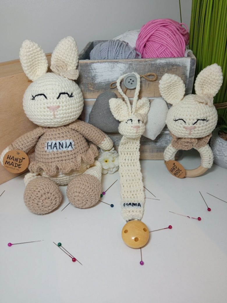 Prezent na chrzest wyprawka narodziny babyshower miś na szydełku handm