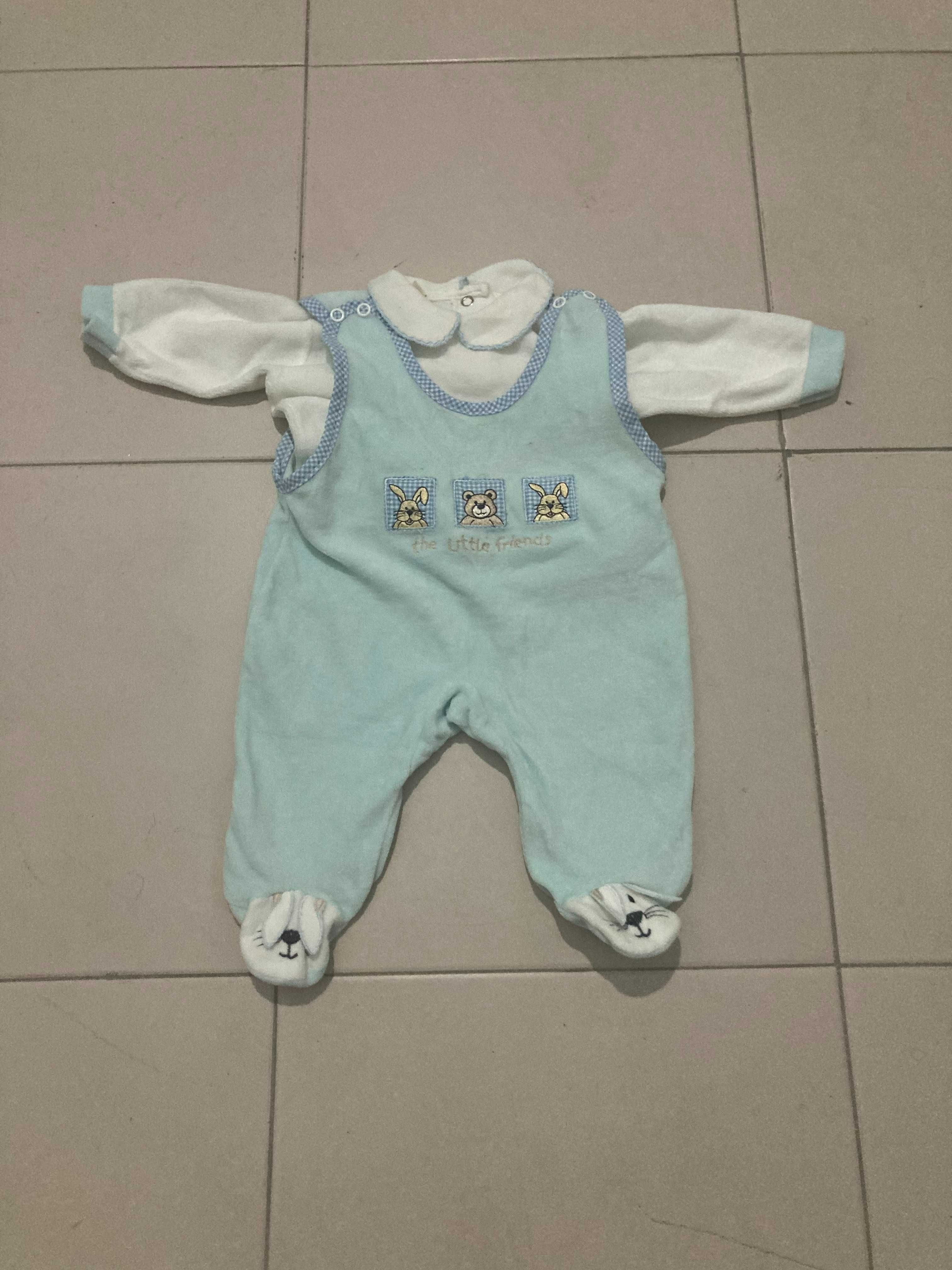 Conjunto blusa + macacão para bebé/recém-nascido tamanho 1 mês