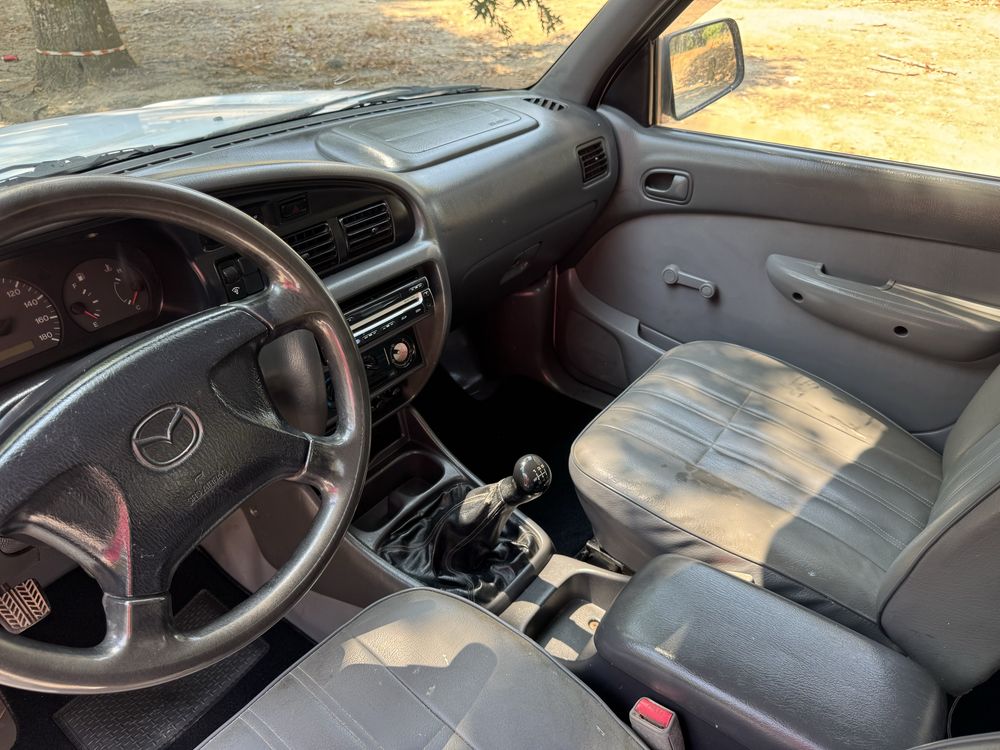 Mazda B2500 4x2