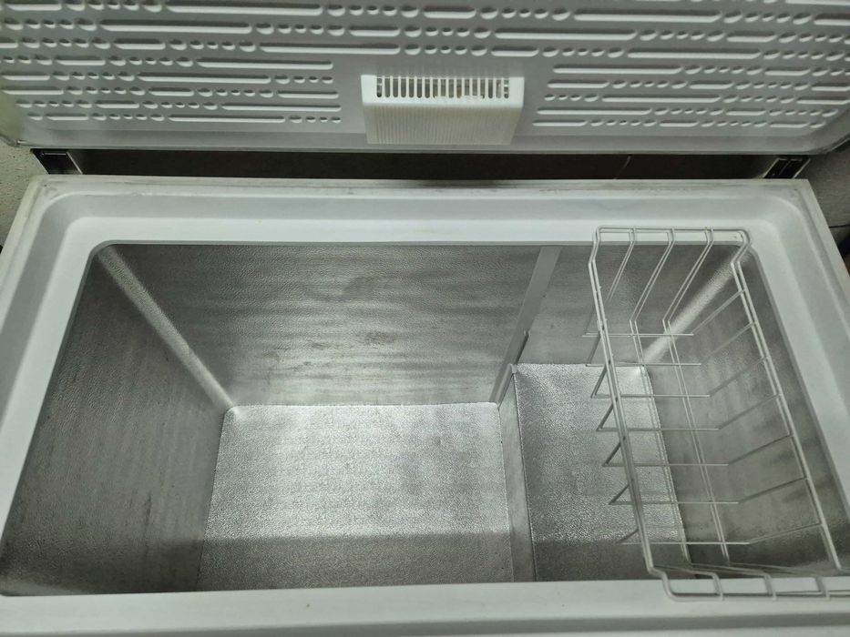 Arca Horizontal INDESIT OS 1A 300 H2 311L POUCO USO