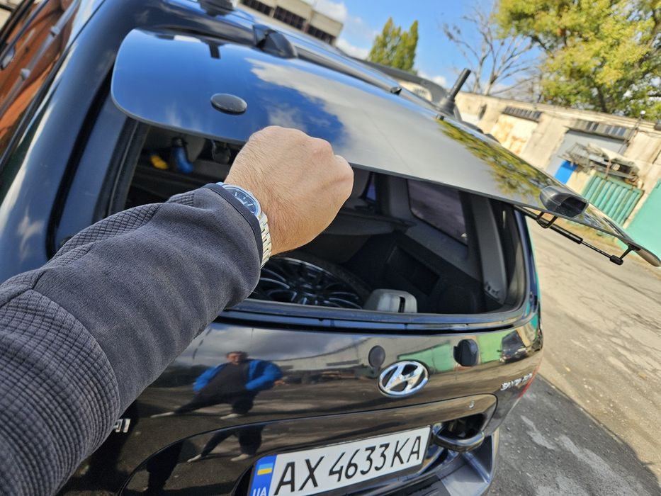 Автомобиль хюндай сантафе