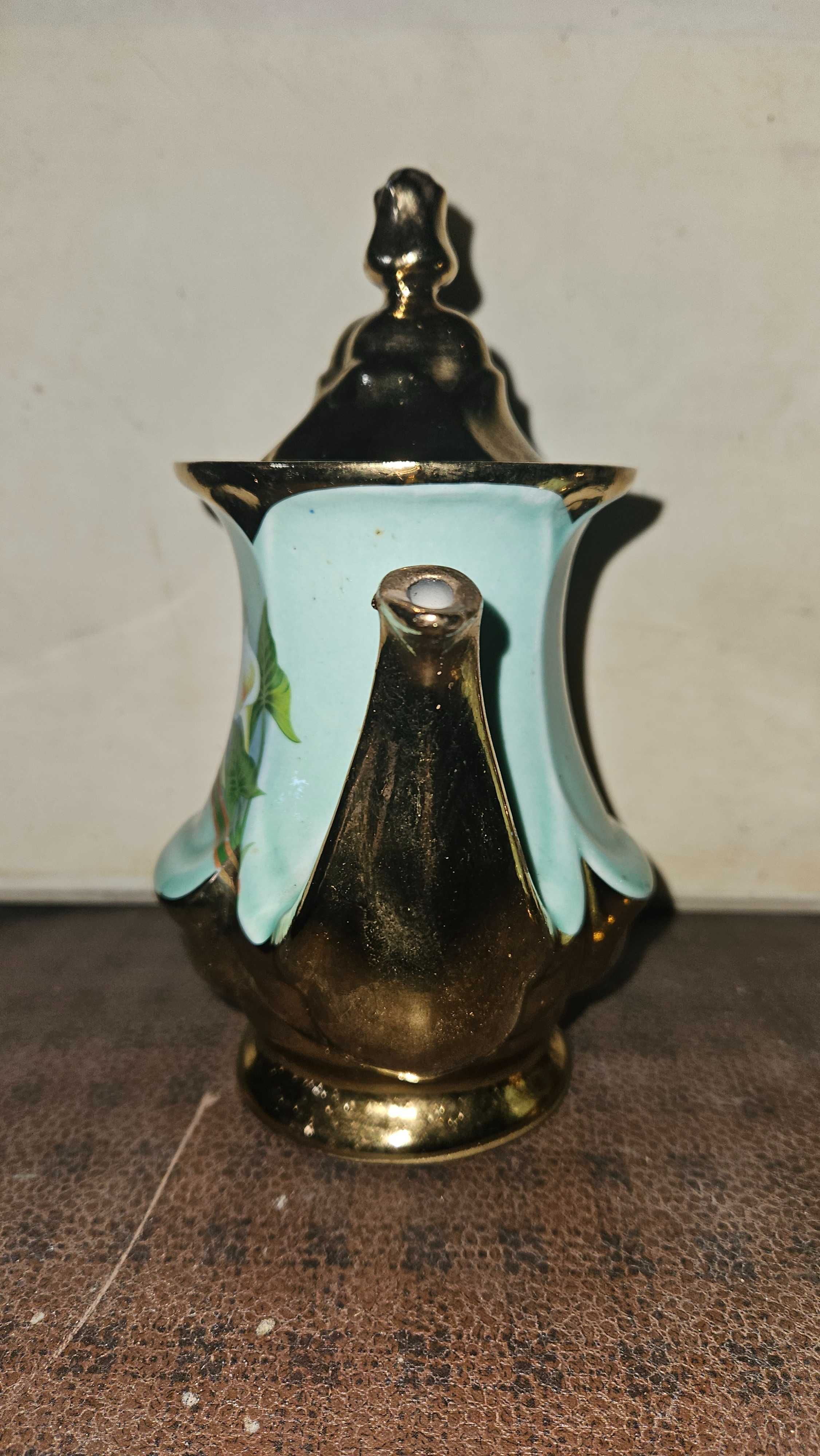 Заварник(чайник) и сахарница каллы