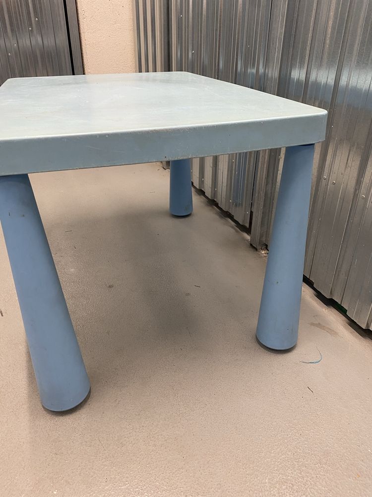 Stolik stół niebieski IKEA Mamut