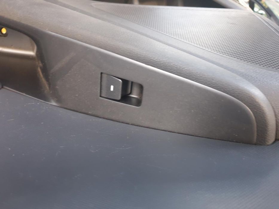 Comando / botão / interruptor vidros trás direito HYUNDAI Ioniq (AE)