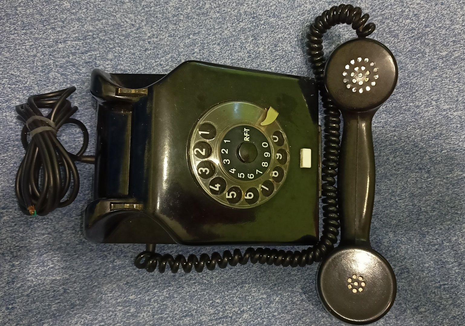 Telefon R-F-T Model : W63a
