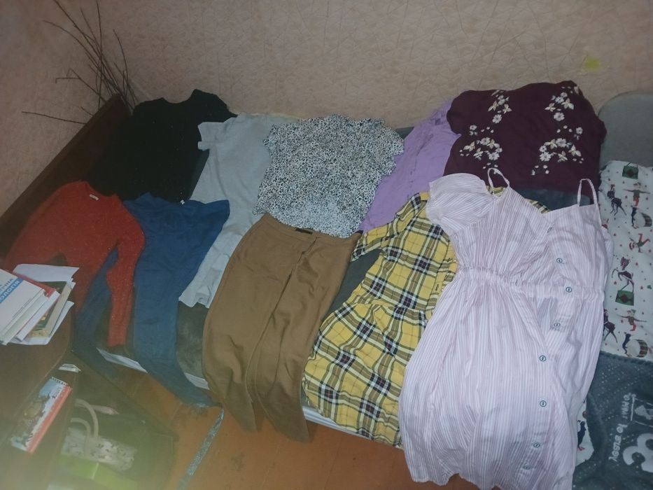 Безкоштовно жіночий одяг розмір 44-48