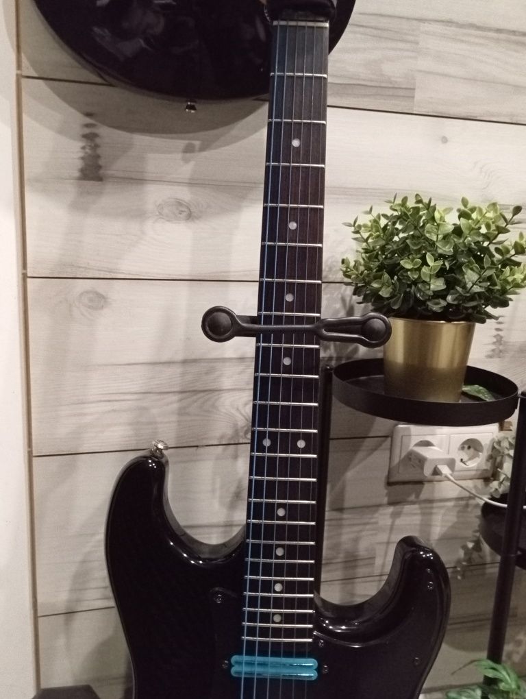 Guitarras Eléctricas Personalizadas KRATOS Les Paul e Stratocaster