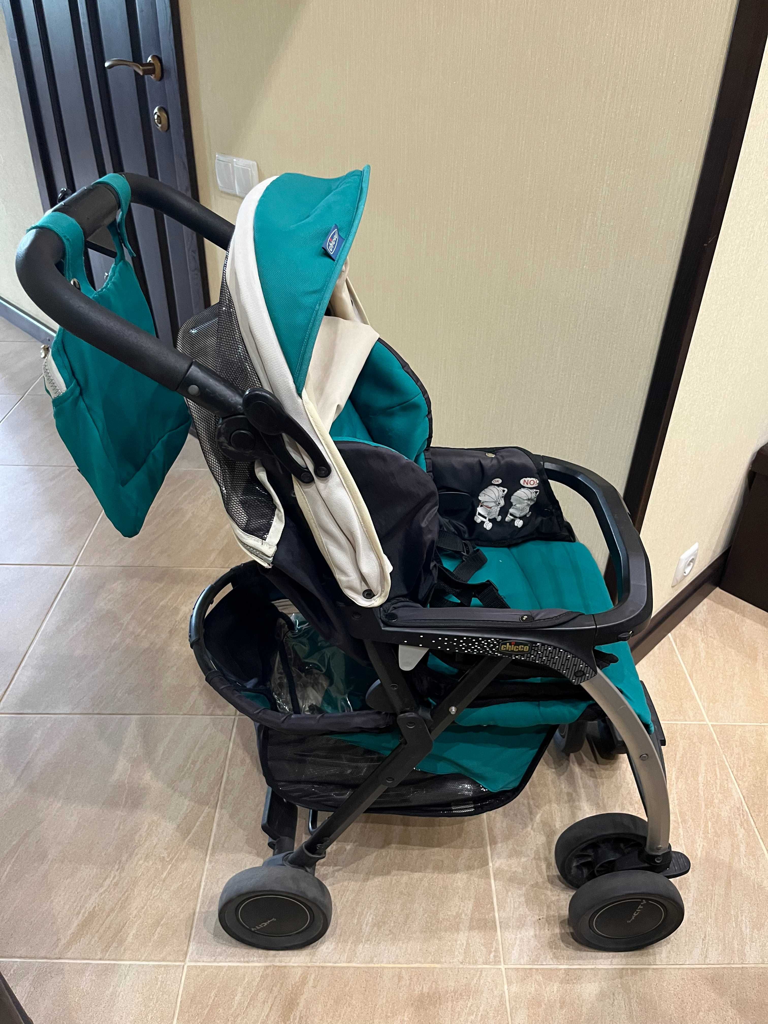 Прогулянкова коляска Chicco