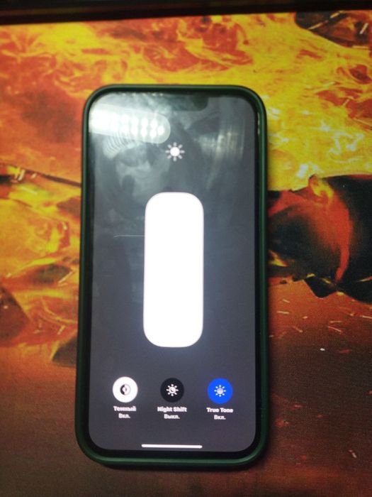 Продаю айфон 13