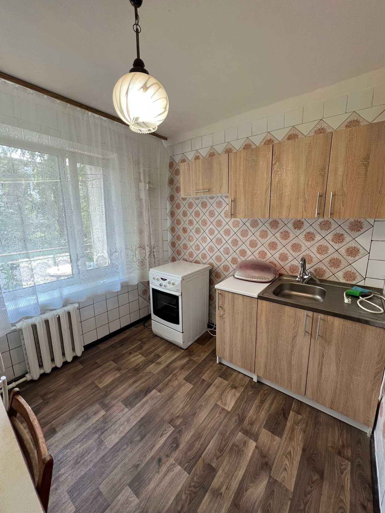 Продам 2-кімнатну чешку на ПОЛОВКАХ