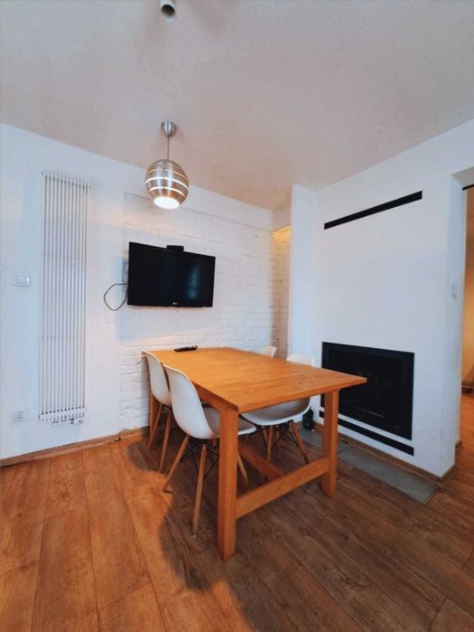 Niezależny dom  kwatery noclegi dla firm plac na sprzęt parking 7 osób