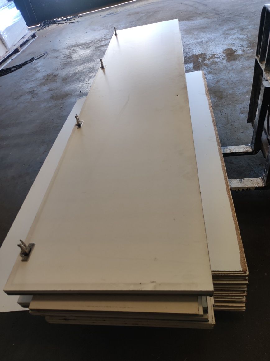 Lote de portas laminadas e placas de contraplacado 9mm