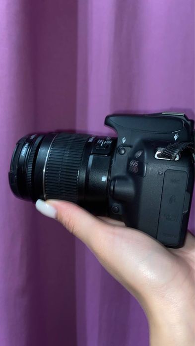 Продам фотоаппарат canon eos 1000d kit (18-55 mm)