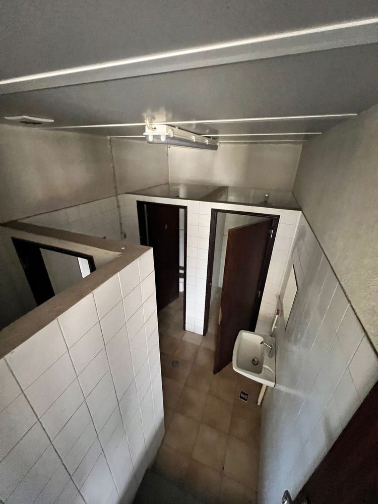 Armanzem com 800 m2