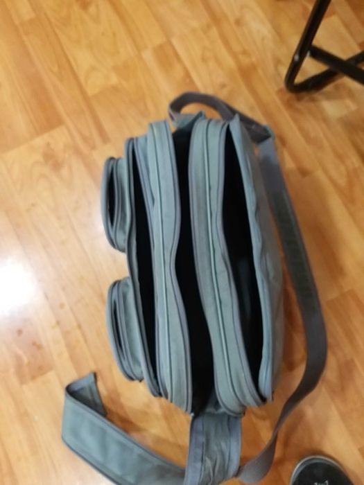 Spacious bag for camera, filming or other purpose.64552652637825120