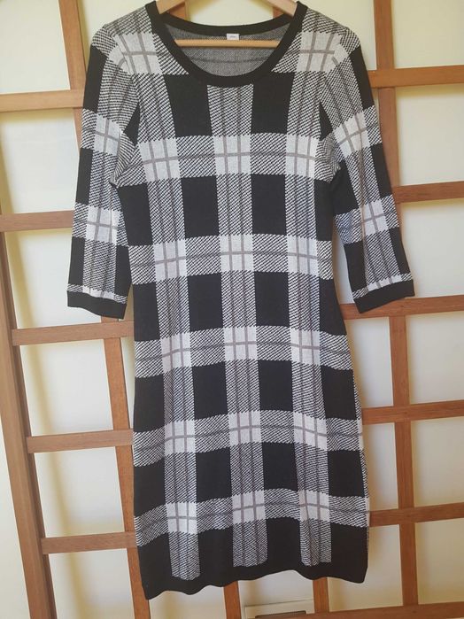 Szykowna wełniana sukienka S Olivier.