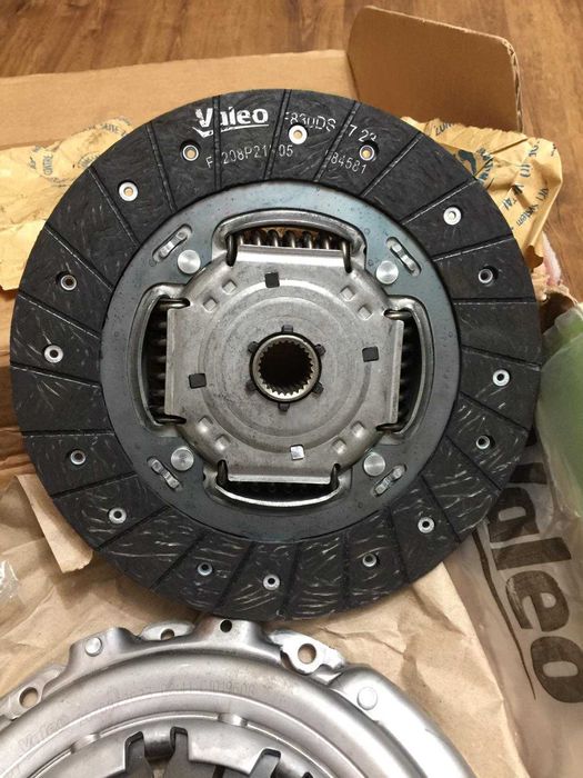 Нов сцепление VALEO 834098. Для Renault Kangoo, Sandero, Duster, Logan