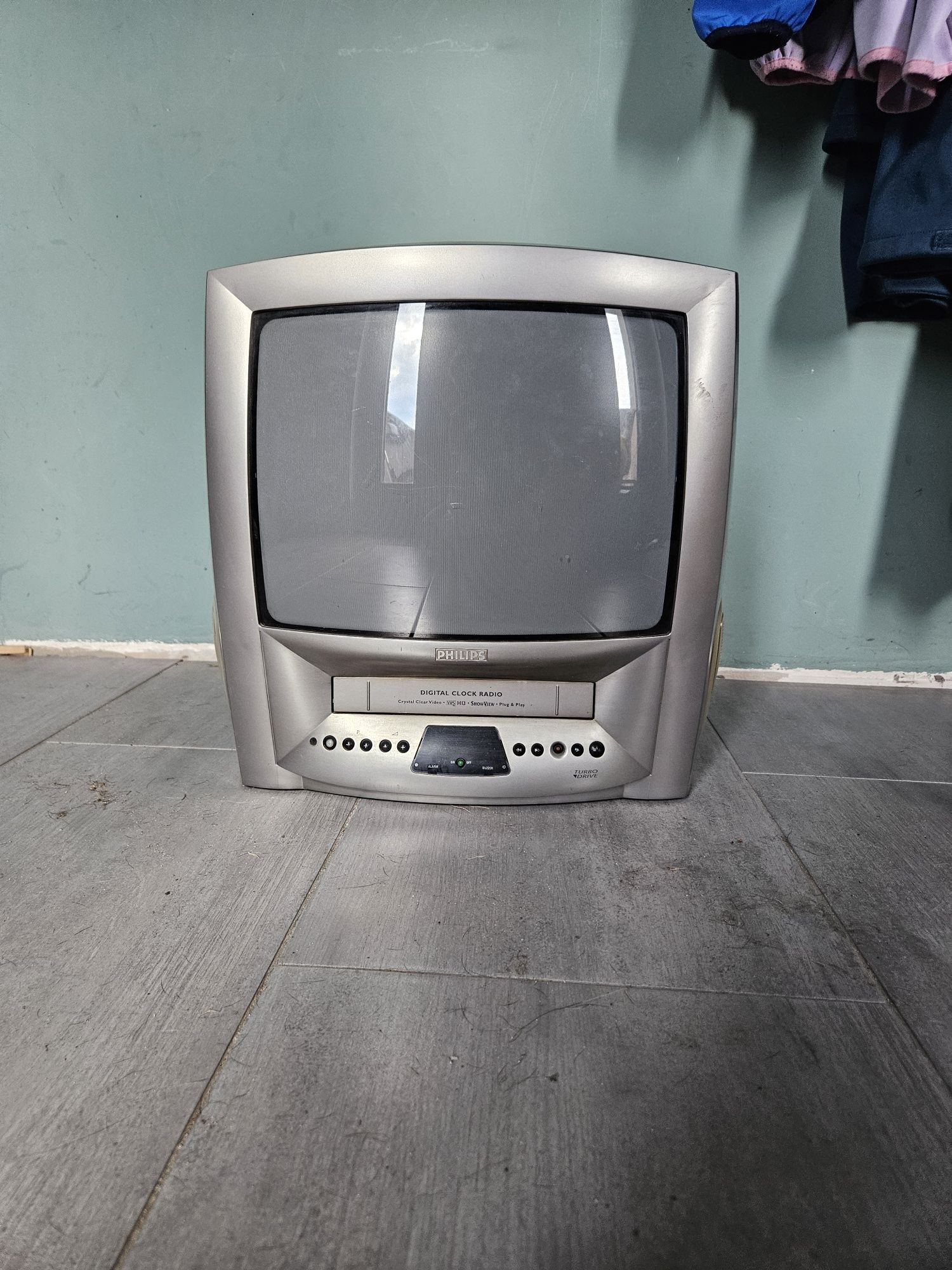 Telewizor Philips z VHS 14 cali bez dekodera dvbt