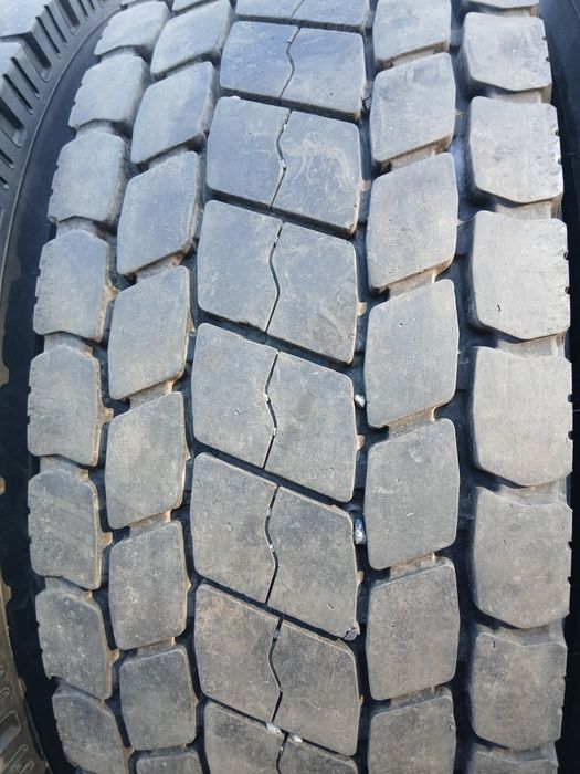 Грузові шини бу 245/70/19.5