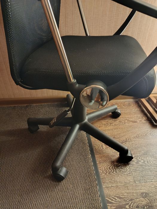 Стілець зручний' для офісу і дому