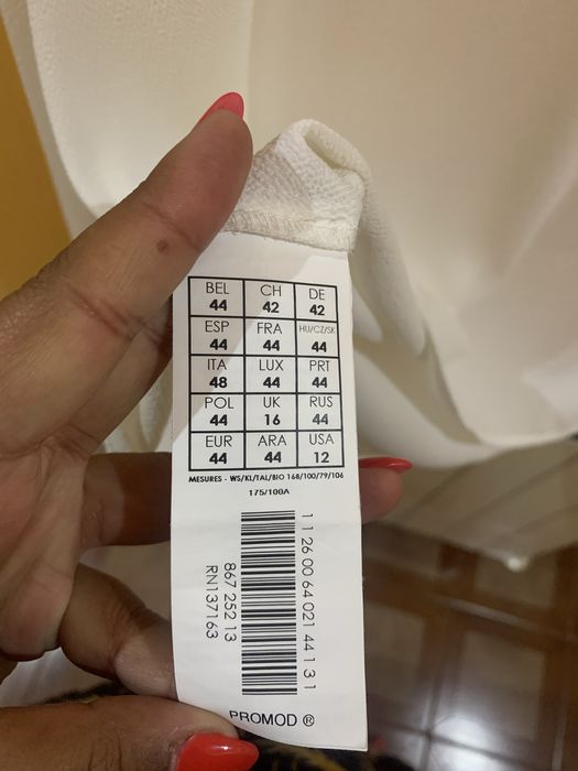 Blusa branca “Promod” tamanho 44 com pormenores dourados nova