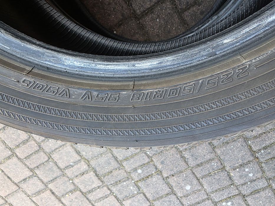 Komplet 4 opon zimowych 225/50R18