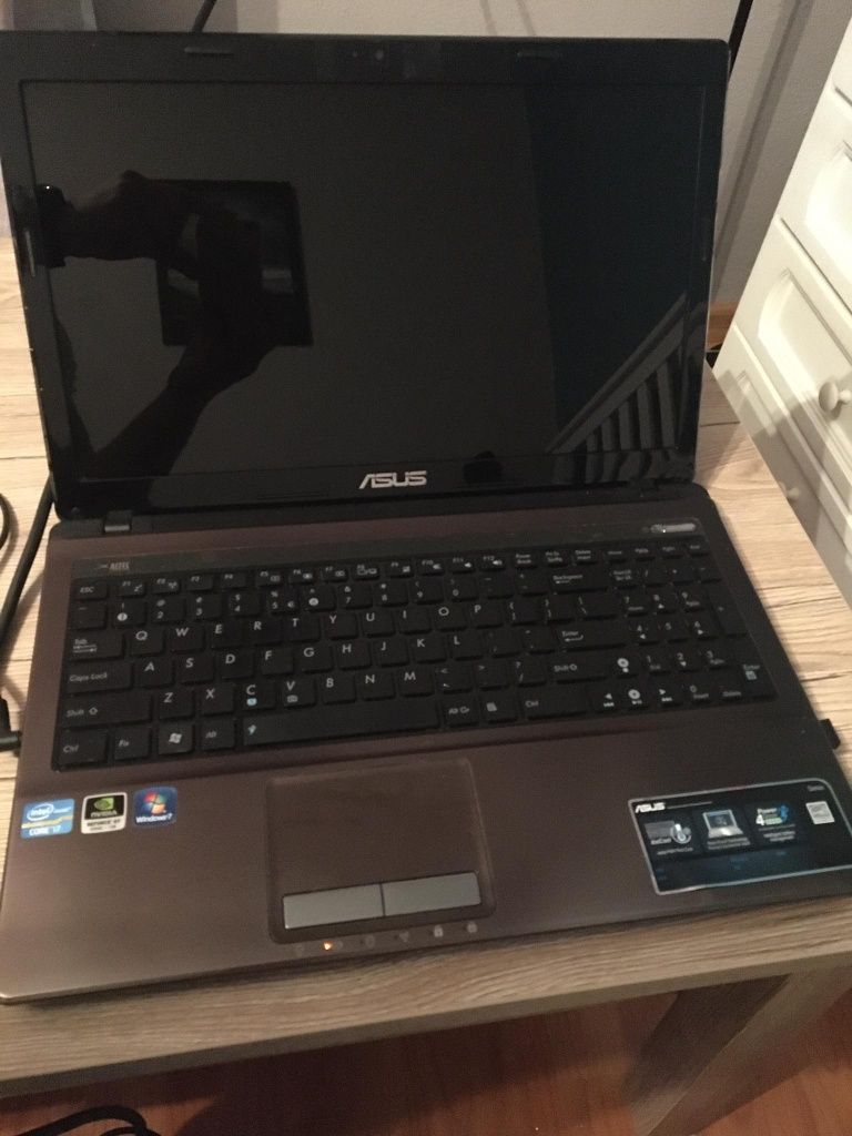 Laptop ASUS bardzo się szybko uruchamia