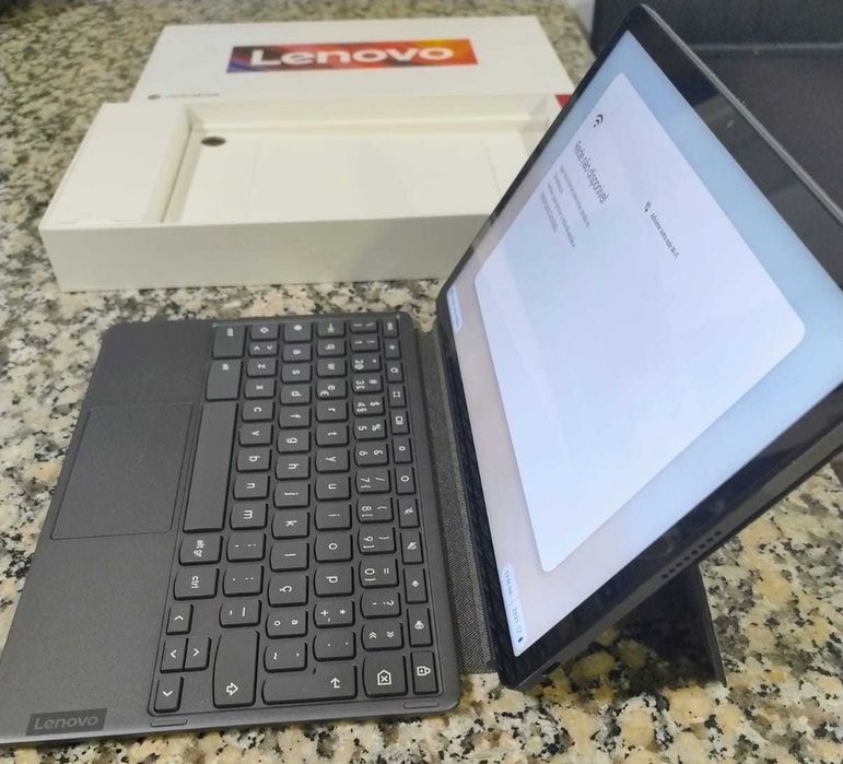 Lenovo IdeaPad Slim 3 Chromebook