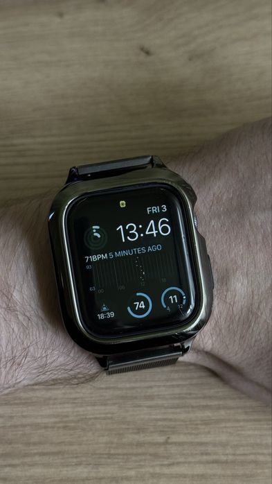 Продам Apple Watch S5 44mm space gray