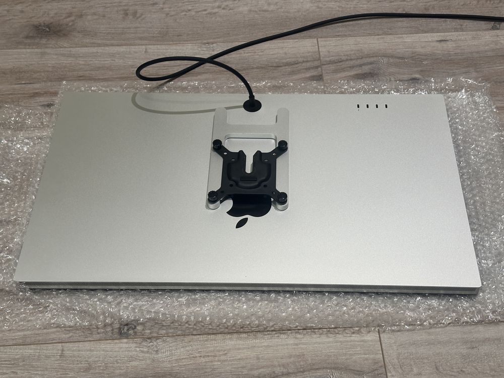 Apple Studio Display (модель A2525, EMC 4039)