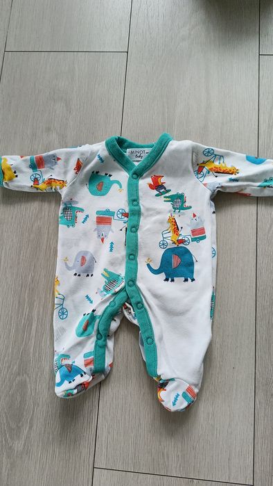 Zestaw ubranek pajacyk śpioszki spodnie 50