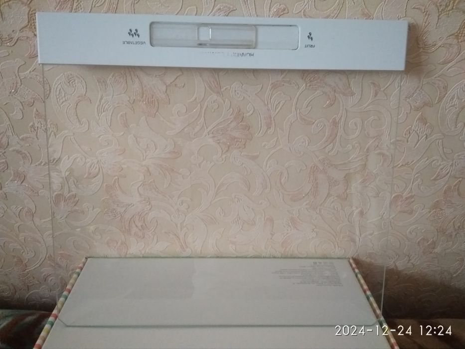 Полки б/у в холодильник
