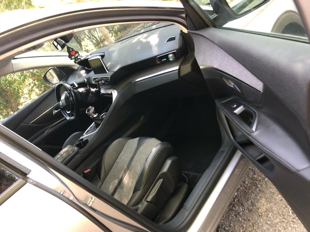 Peugeot 5008 allure diesel 7 lugares