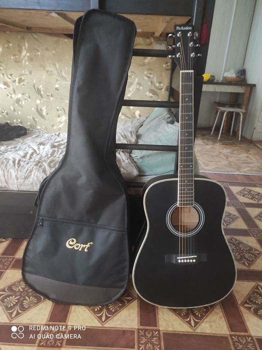 Продам гитару в новом состоянии