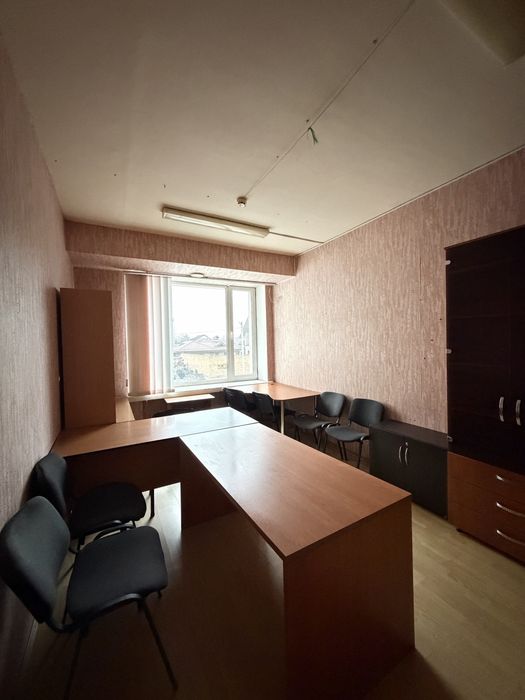 Здам офіс в р-ні Казбет! 23м2