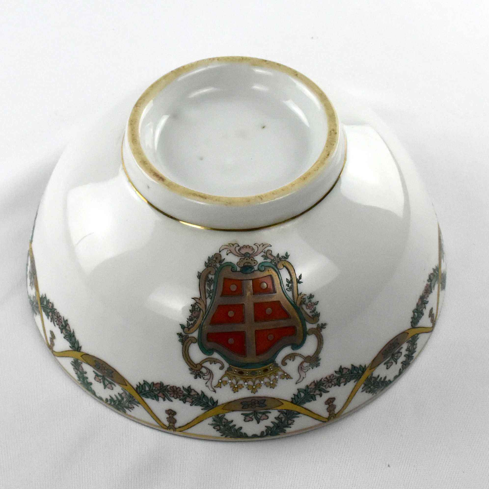 Taça porcelana da China, com brasão, 1ª metade do séc. XX