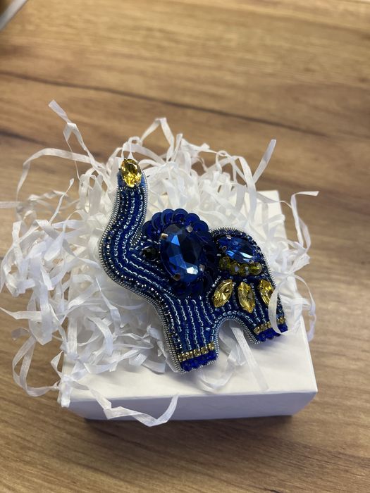 Брошка, прикраса, виріб з бісеру, біжутерія, українська символіка