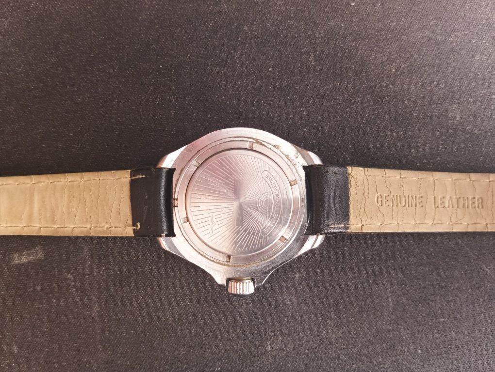 Zegarek "Vostok" Komandirski z czołgiem